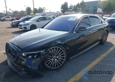 2022 Mercedes-Benz S 500 4Matic from USA, damaged, VIN W1K6G6DB0NA121901